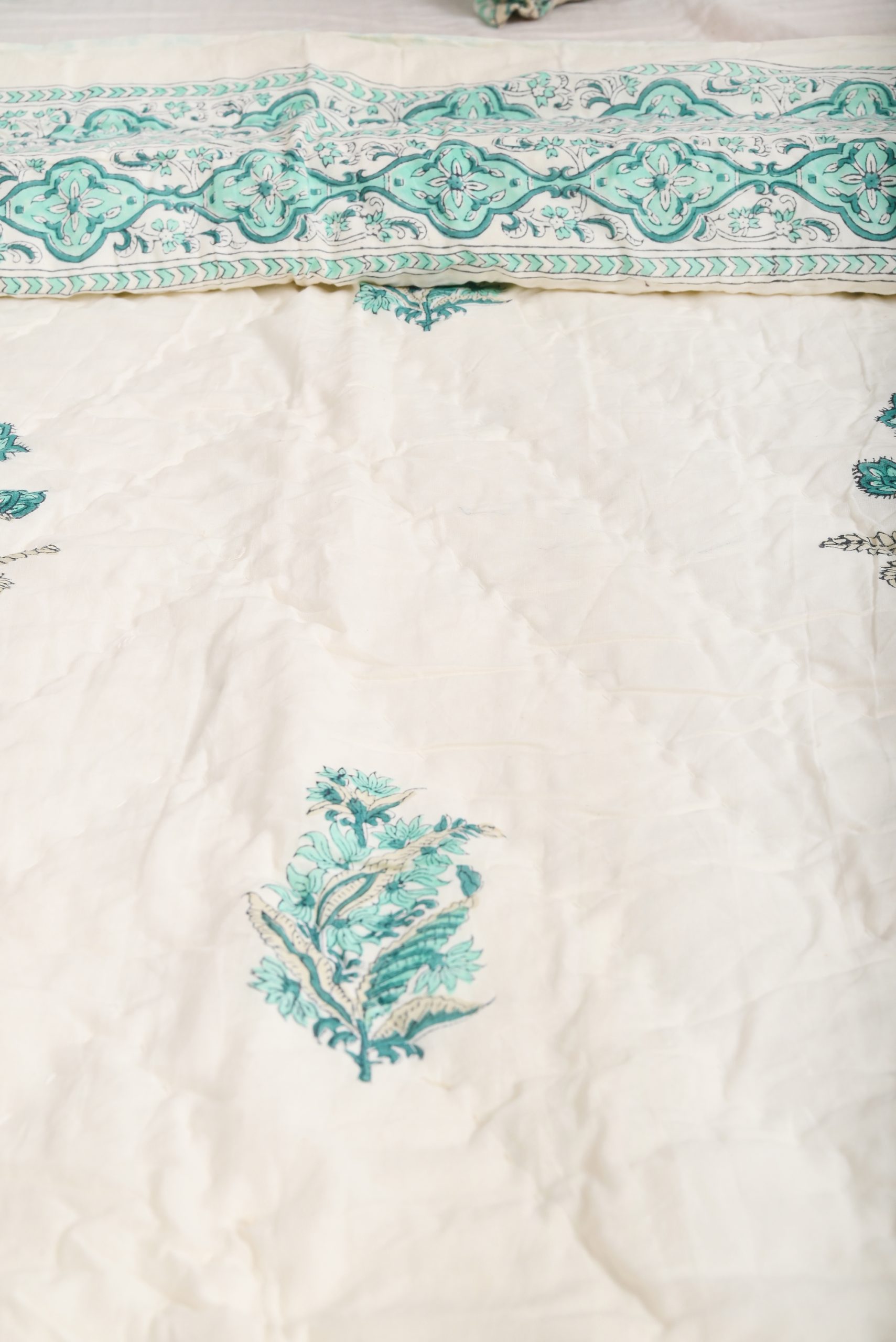 Snowdrop Block Printed Quilt - Image 2