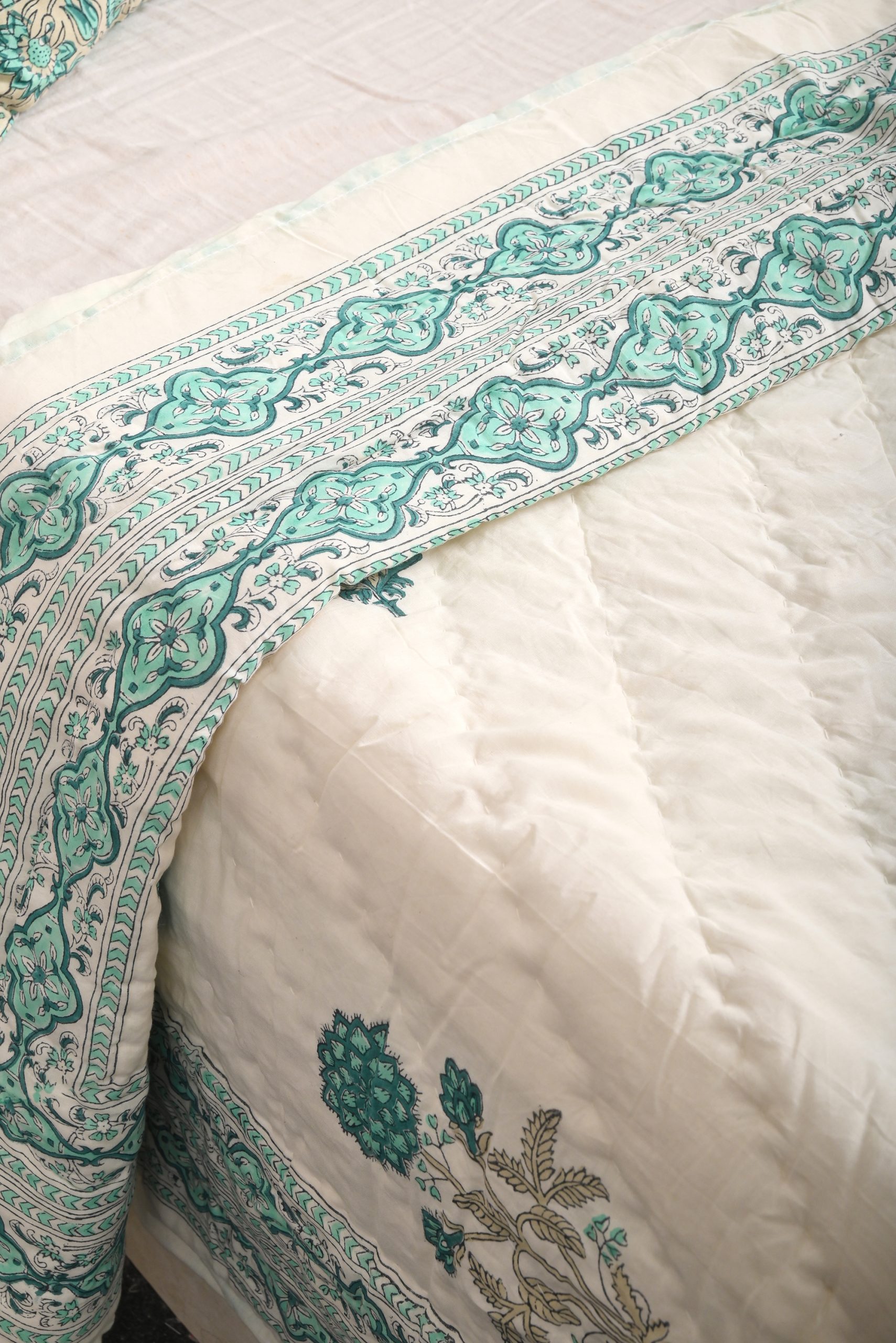 Snowdrop Block Printed Quilt - Image 3