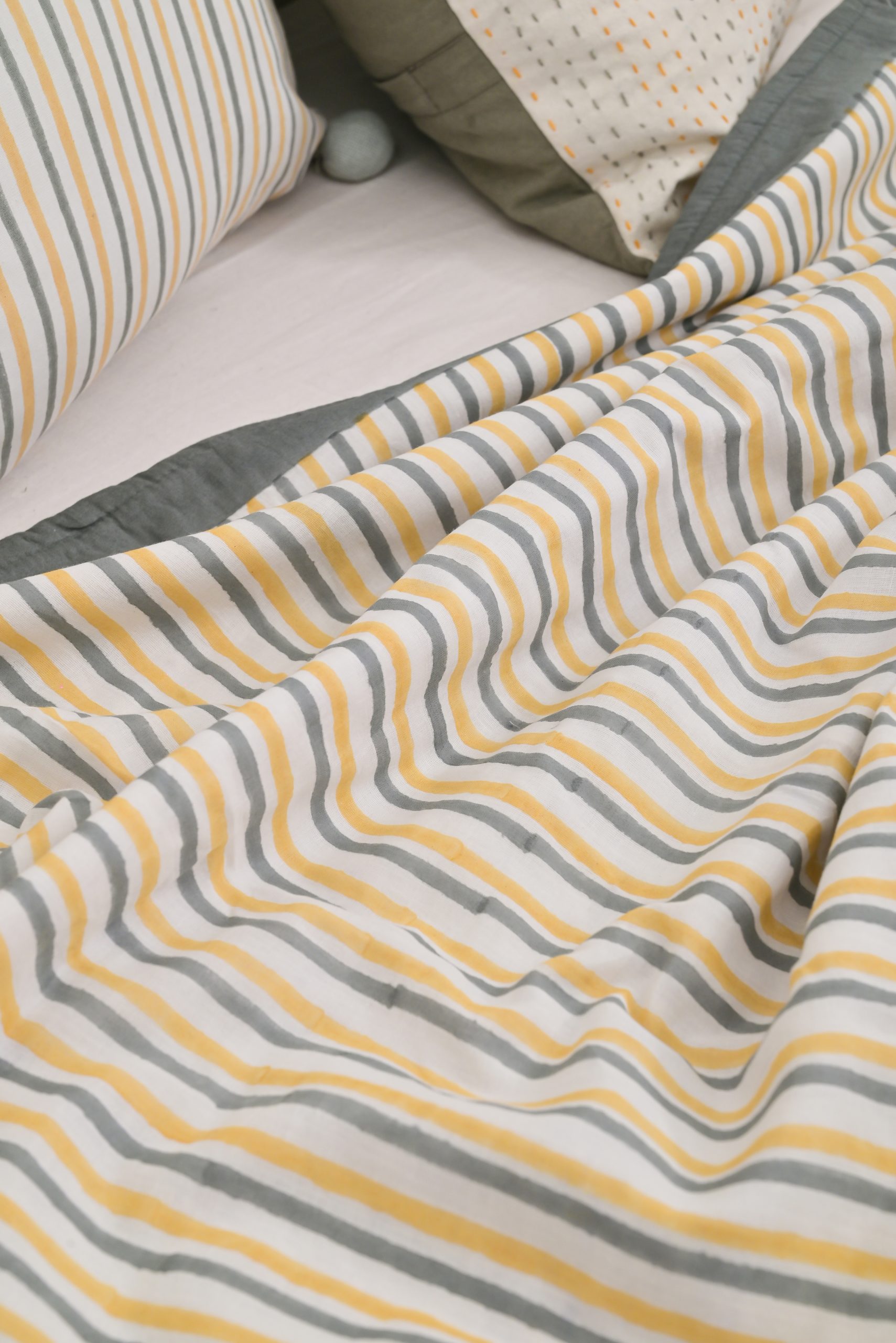 Gray Peers Block Printed Dohar - Image 4